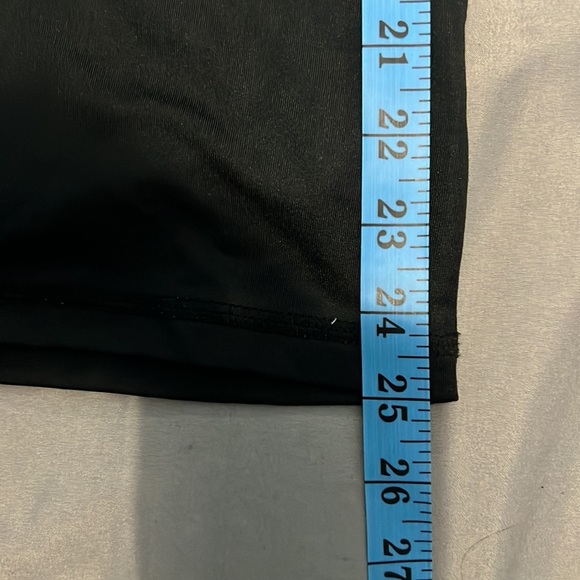 Adidas shirt, activewear 10/12 boys black - Picture 3 of 4